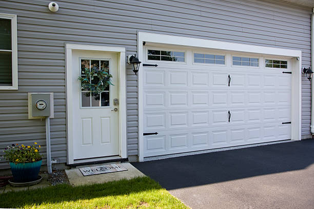 24/7 Emergency Garage Door Panel Replacement experts in Sebastian County County, AR